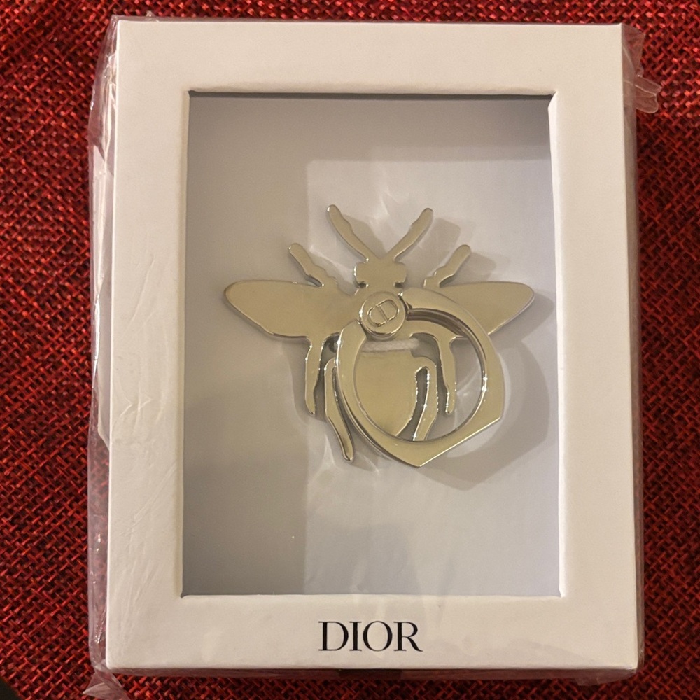✨Dior Silver Bee Smartphone Ring GWP ✨